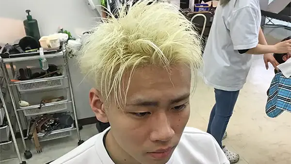 茨城県つくば市の理容室LARのヘアーカラーライトゴールドの画像